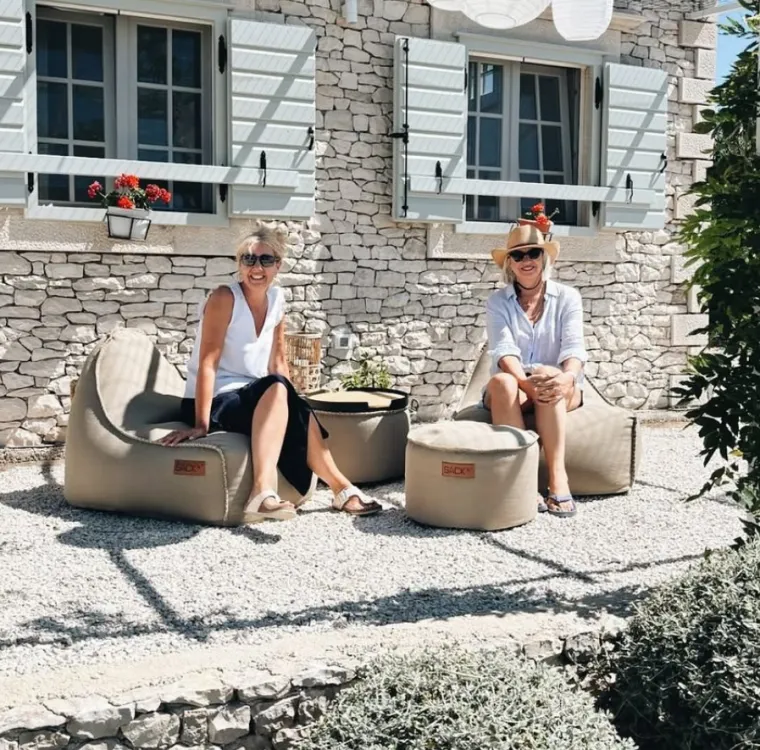 Rijetko je viđamo: Danijela Dvornik objavila zajedničku fotografiju sa sestrom, imale buran odnos