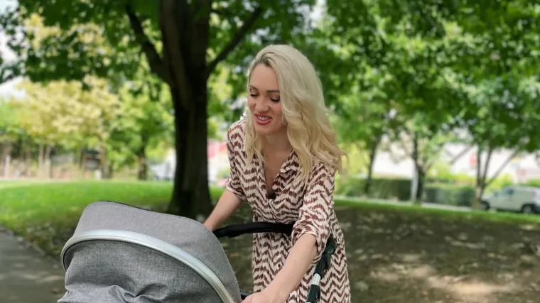 Pogledajte fotografiju koja je raznježila fanove: Hedviga iz ‘Braka na prvu’ sa suprugom i kćerkom Iskrom