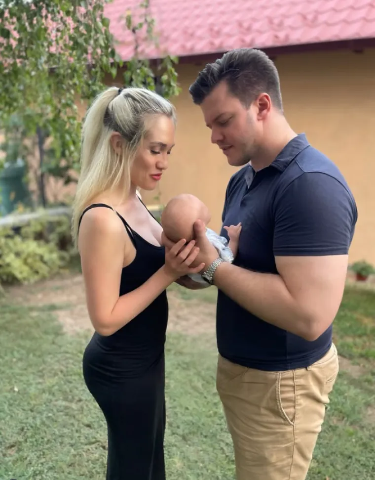 Pogledajte fotografiju koja je raznježila fanove: Hedviga iz ‘Braka na prvu’ sa suprugom i kćerkom Iskrom