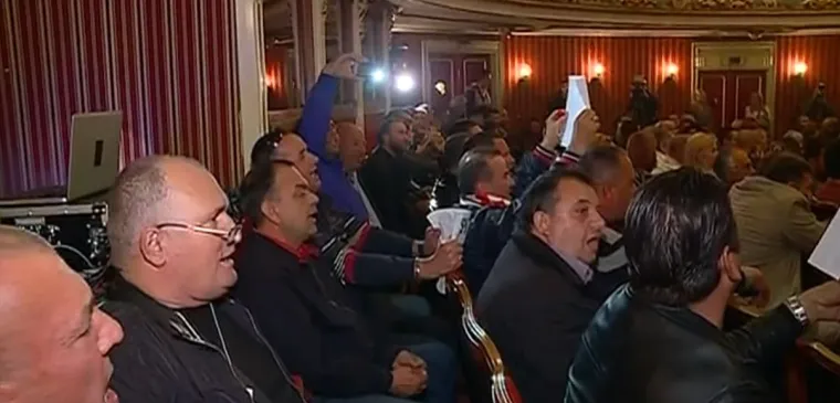 Oliver Frljić je razlog zabrane festivala u Benkovcu? Donosimo sve njegove kontroverze