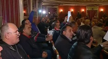 Oliver Frljić je razlog zabrane festivala u Benkovcu? Donosimo sve njegove kontroverze