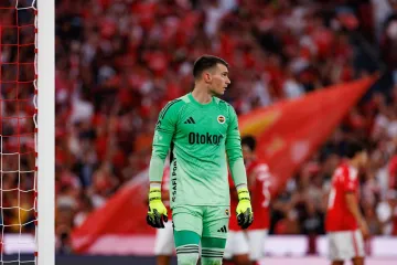 Livaković po prvi puta stao na gol za Fener i pokazao klasu: Kotarski izbacio Šotičeka