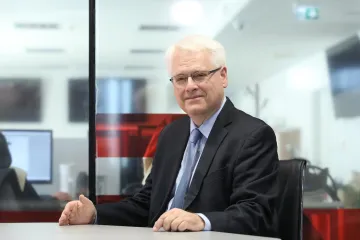 Ma tko bi ga prepoznao? Ovako je Ivo Josipović izgledao kad je služio u JNA