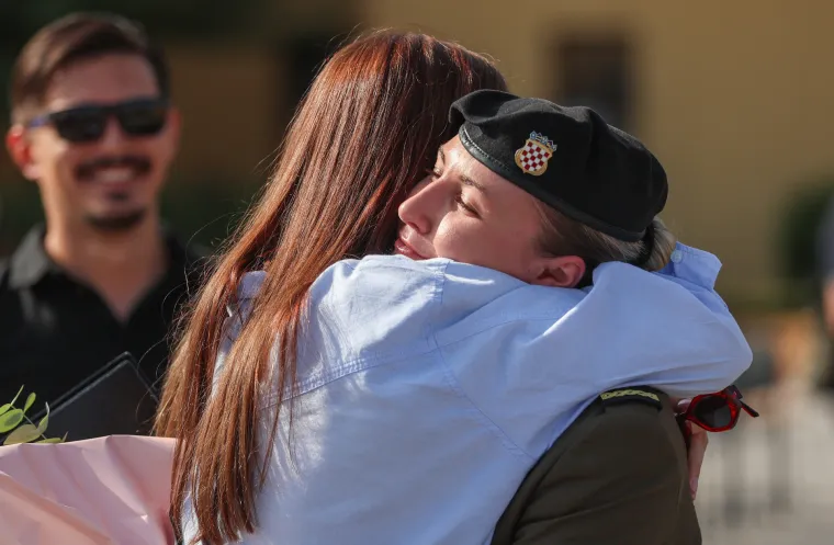 One su bile zvijezde svečanosti: Lijepe kadetkinje i ponosne supruge novih časnika