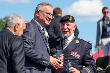 Karamarko objavio misteriozni post i izazvao salvu komentara: 'Sada vam ni lajkali nisu...'