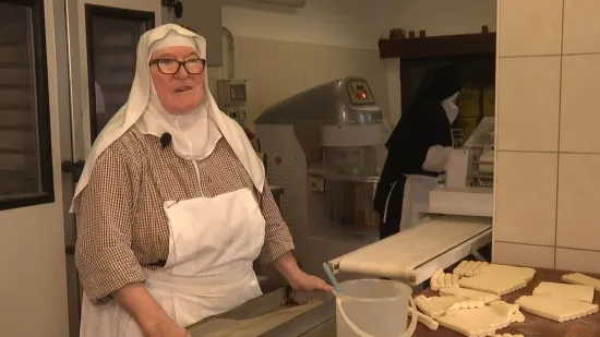 Legendarnu časnu iz Paga svi obožavaju: Svaki dan ustaje u četiri i peče čuveni specijalitet