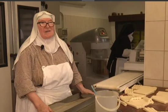 Legendarnu časnu iz Paga svi obožavaju: Svaki dan ustaje u četiri i peče čuveni specijalitet