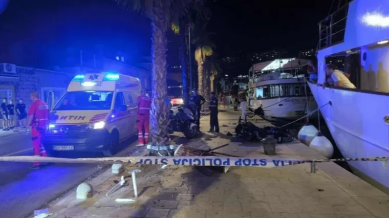 Poginuo motorist: Naletio na pješaka koji nije bio na 'zebri', a onda udario u klupu i palmu