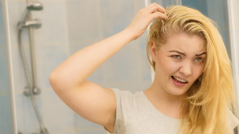 Masna kosa može biti znak budućeg gubitka vlasi: Evo kako to prepoznati i riješiti