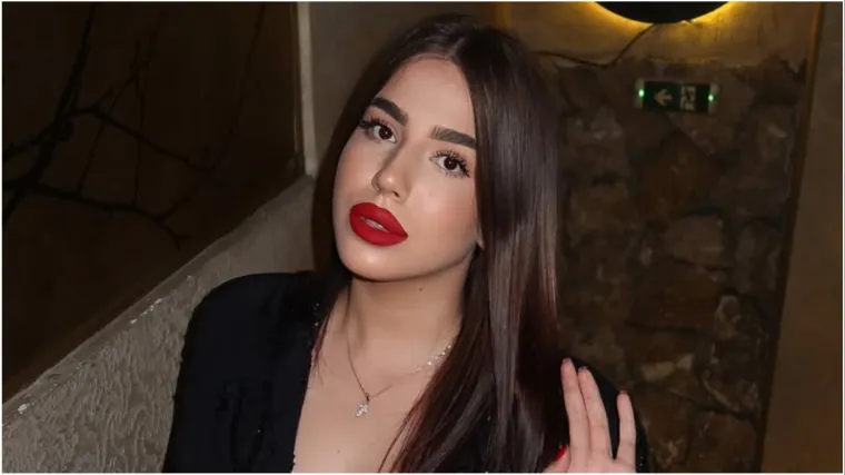 Što će tata reći na ove fotografije? Kći Zdravka Čolića pokazala nikada bujniji dekolte