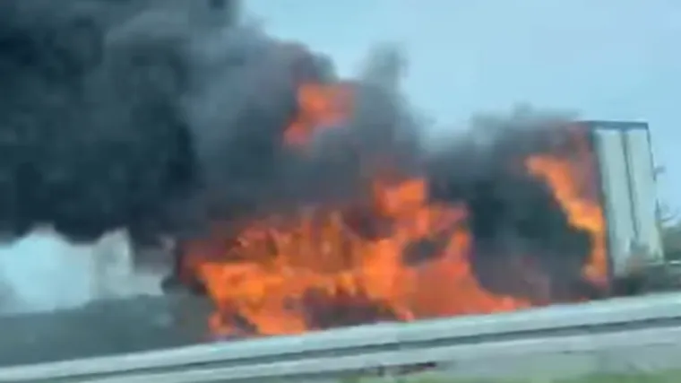 Zapalilo se teretno vozilo kod Nove Gradiške, zatvoren promet u smjeru Bregane