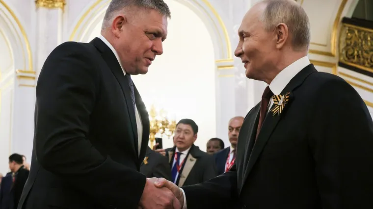 Fico citirao Hitlera, branio Putina, a svoje protivnike nazvao 'slovačim slugama'