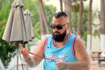 Poznati reper na zajednički odmor poveo dvije djevojke s kojima je u vezi: Želi uštedjeti, fanovi šokirani
