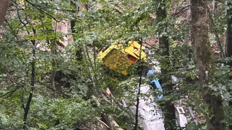 Ovaj vozač slavi drugi rođendan. Kamionom sletio u provaliju i izašao bez ogrebotine: 'Bio je u šoku'