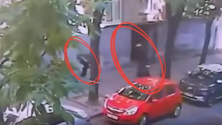 Trenutak atentata na bivšeg šefa parlamenta: Prišao mu sa žutom torbom i izrešetao ga usred bijela dana