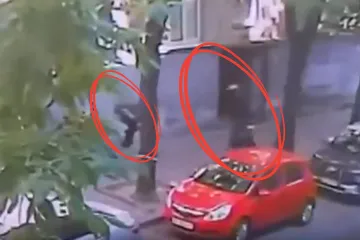 Trenutak atentata na bivšeg šefa parlamenta: Prišao mu sa žutom torbom i izrešetao ga usred bijela dana