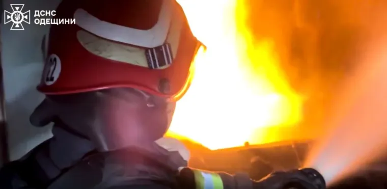 Silovit noćni ruski udar: Pogodili grad kod Odese i ključnu infrastrukturu