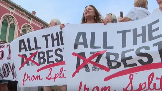 Brod s azbestom odlazi, ali problem je što drugi otrov stoji: 'Ovo je epicentar zla'