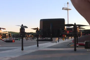 Dron show u Dalmaciji: Večeras će podignuti 180 dronova za 130 godina struje!