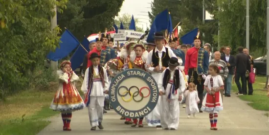 Slavonski show! Kandžije pucale, vol na ražnju, a baklja gorjela u kotliću!