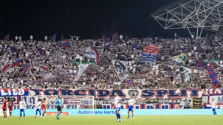 Torcida digla poruku o povampirenim kriminalcima