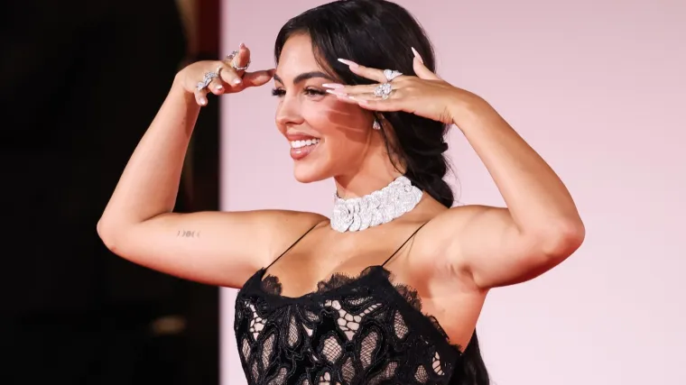 Ronaldova Georgina prvi put u javnosti nakon zaruka: Pokazivala prsten gdje god je stigla