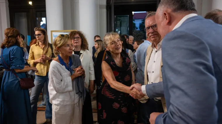 Ovo je samozatajni suprug Vesne Pusić: Zajedno se pojavili na Festivalu svjetske književnosti