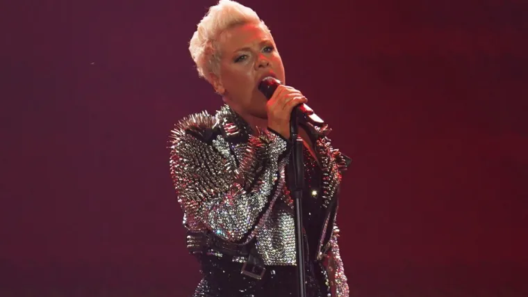 Krenula na odmor, a onda se zarazila bakterijom: Američka pjevačica je na infuziji