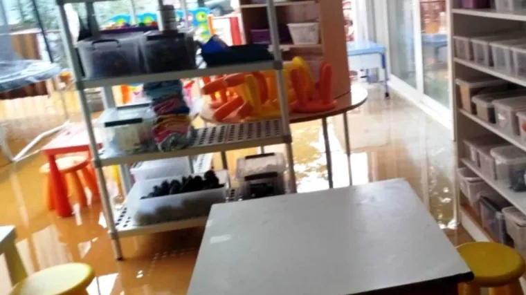 Katastrofa u Novigradu: Poplava u vrtiću, vatrogasci ispumpavaju preko pola metra vode