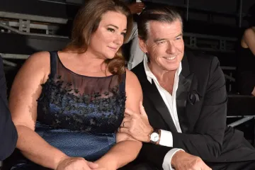 Nekad je bila mršavica, a danas...: Bondovu ženu ne štede s uvredama, ali on je i dalje voli