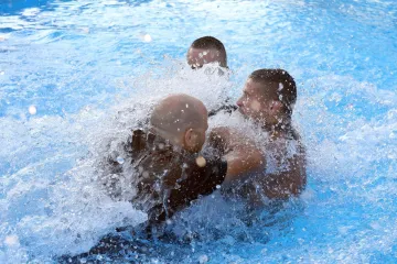 Vaso i Croata se potukli u bazenu: Pogledajte sukob koji je zapalio regionalnu MMA scenu