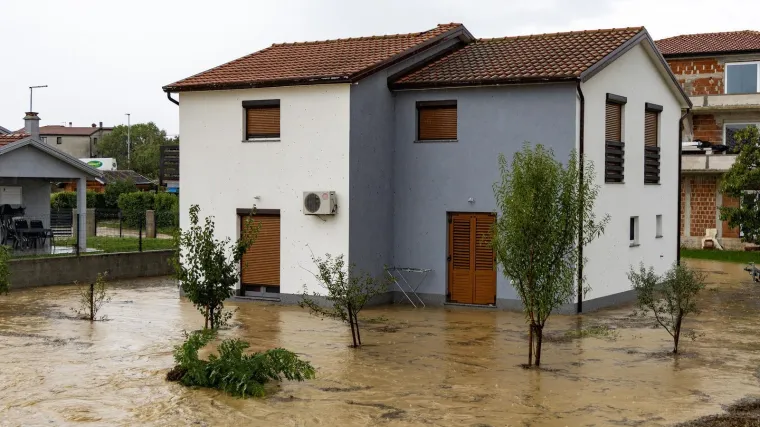 Ceste postale blatne kaljuže, a dvorišta bazeni: Nevjerojatne scene nakon nevremena u Istri