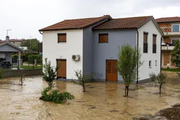 Ceste postale blatne kaljuže, a dvorišta bazeni: Nevjerojatne scene nakon nevremena u Istri