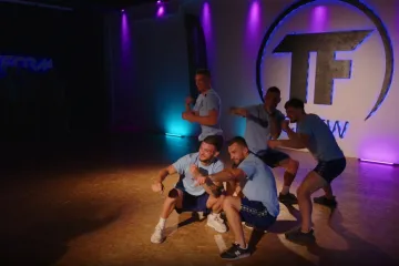 Ovo je ravno ulasku u UFC! Pogledajte kako je plavi tim otplesao svoju točku