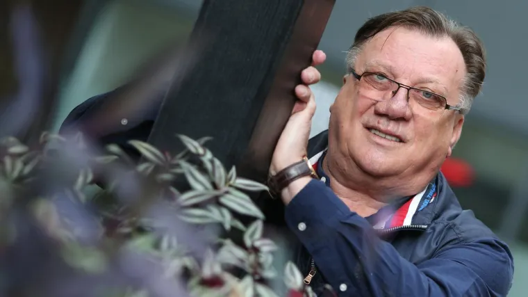 Stigli novi detalji: Halid Bešlić prebačen na odjel onkologije