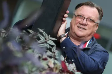 Stigli novi detalji: Halid Bešlić prebačen na odjel onkologije