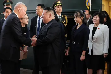 Kim Jong Un na paradu stigao u ljupkom društvu: Je li ovo nova kraljica Sjeverne Koreje?