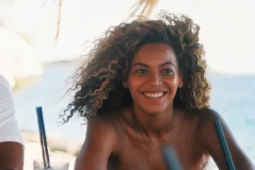 Queen Bey doma ima dvije pčelinje košnice, 35 Grammyja i vjeruje u magičnost broja četiri