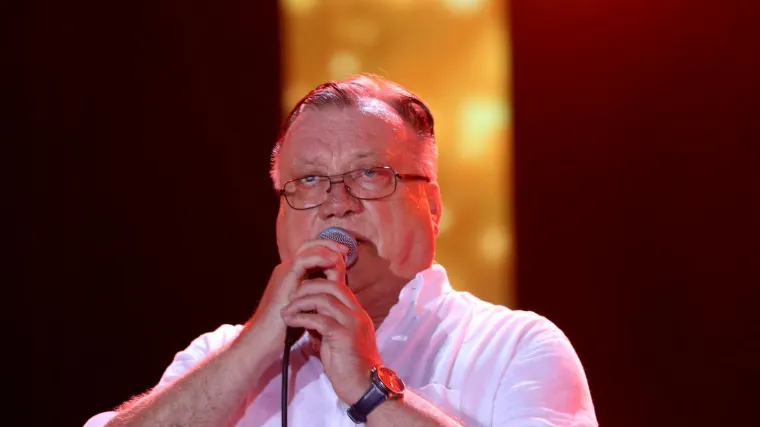 Halid Bešlić oglasio se iz bolnice: Emotivan video rastužio je mnoge