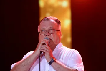 Halid Bešlić oglasio se iz bolnice: Emotivan video rastužio je mnoge