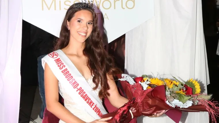 Melanie Juranović (17) nova je Miss Brodsko-posavske županije