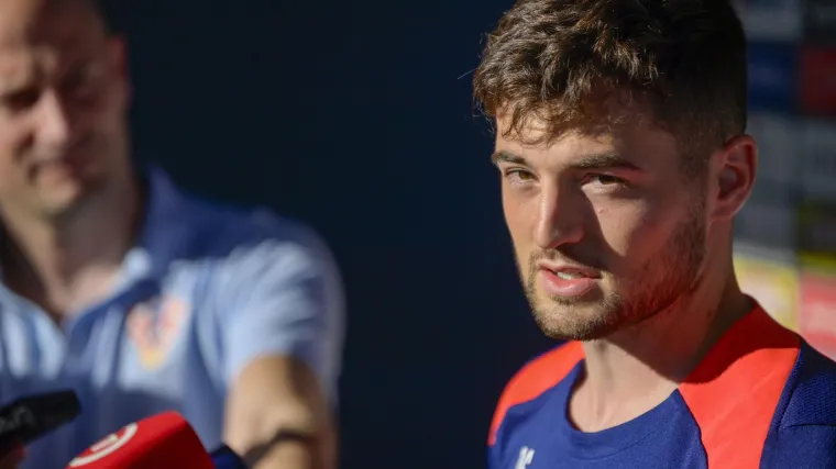 Baturina o umjetnoj travi na Farskim otocima: ‘Sve može pasti ako ne odradimo ovo…’