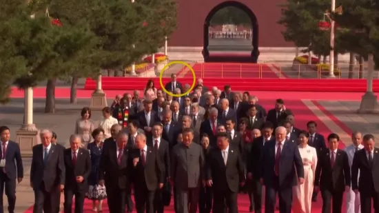 Internet zbog ove snimke Aleksandra Vučića gori: 'Kao da ima šugu'