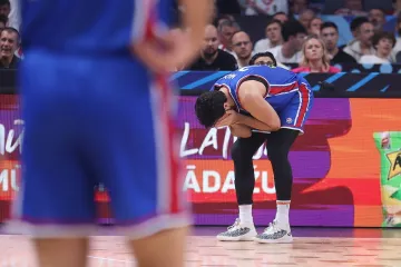 Srbi u očaju! Pognute glave, šok i nevjerica, spušteni pogledi i sakrivanje lica