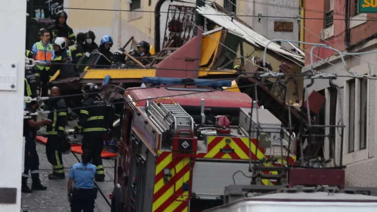 Portugal u šoku nakon 15 mrtvih u stravičnoj tragediji, svjedoci: 'Urušila se kao kartonska kutija'