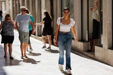 Zbog nje svi su pali u drugi plan: Zgodna crnka izdominirala na zadarskoj špici