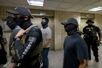 Trumpov ICE deportirao desetke ruskih azilanata, među njima i vojnik (25): 'Cijelim putem je plakao