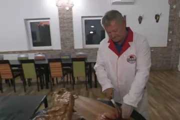 Vlado je preko noći ostao bez svega, a sada: 'Možemo primiti četiri autobusa turista u isto vrijeme'