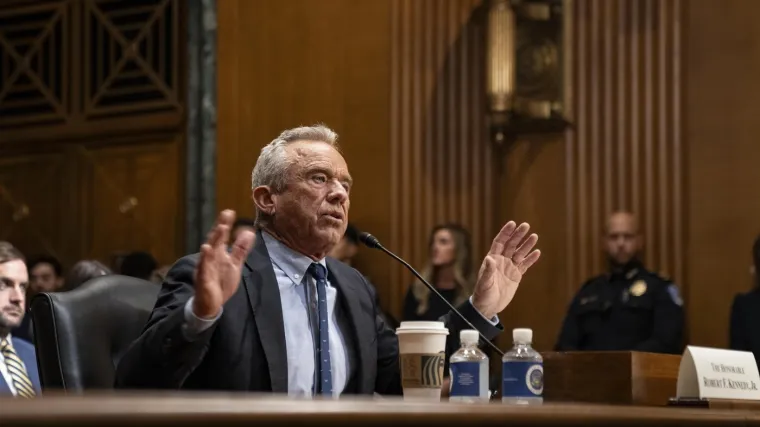 Tri sata unakrsnog ispitivanja: Senatori rešetali Kennedyja zbog politike cijepljenja