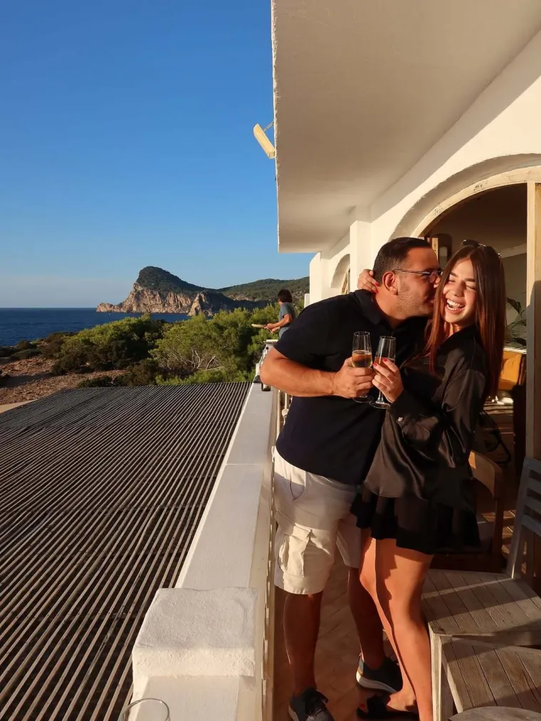 Kći Zdravka Čolića pokazala deset godina starijeg dečka: Ljubav cvjeta u Španjolskoj